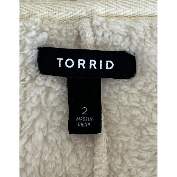 Torrid Cream Faux Fur Hooded Zip Front Bomber Jacket Women's Sz 2 or 2X - Picture 5 of 10